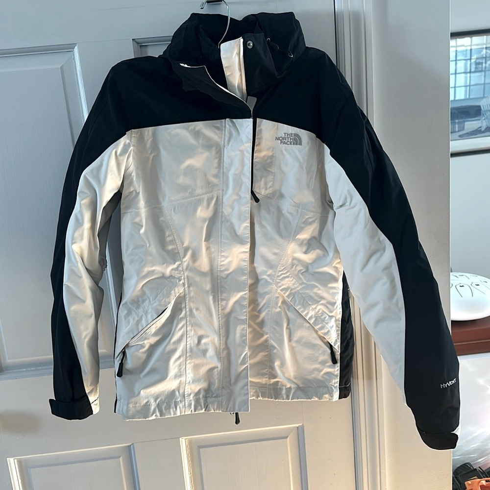 North Face Ski Jacket black & white sz small women’s